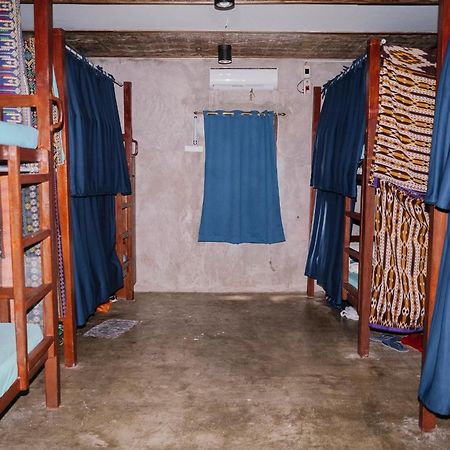 Sinag Hostel (Adults Only) جنرال لونا المظهر الخارجي الصورة