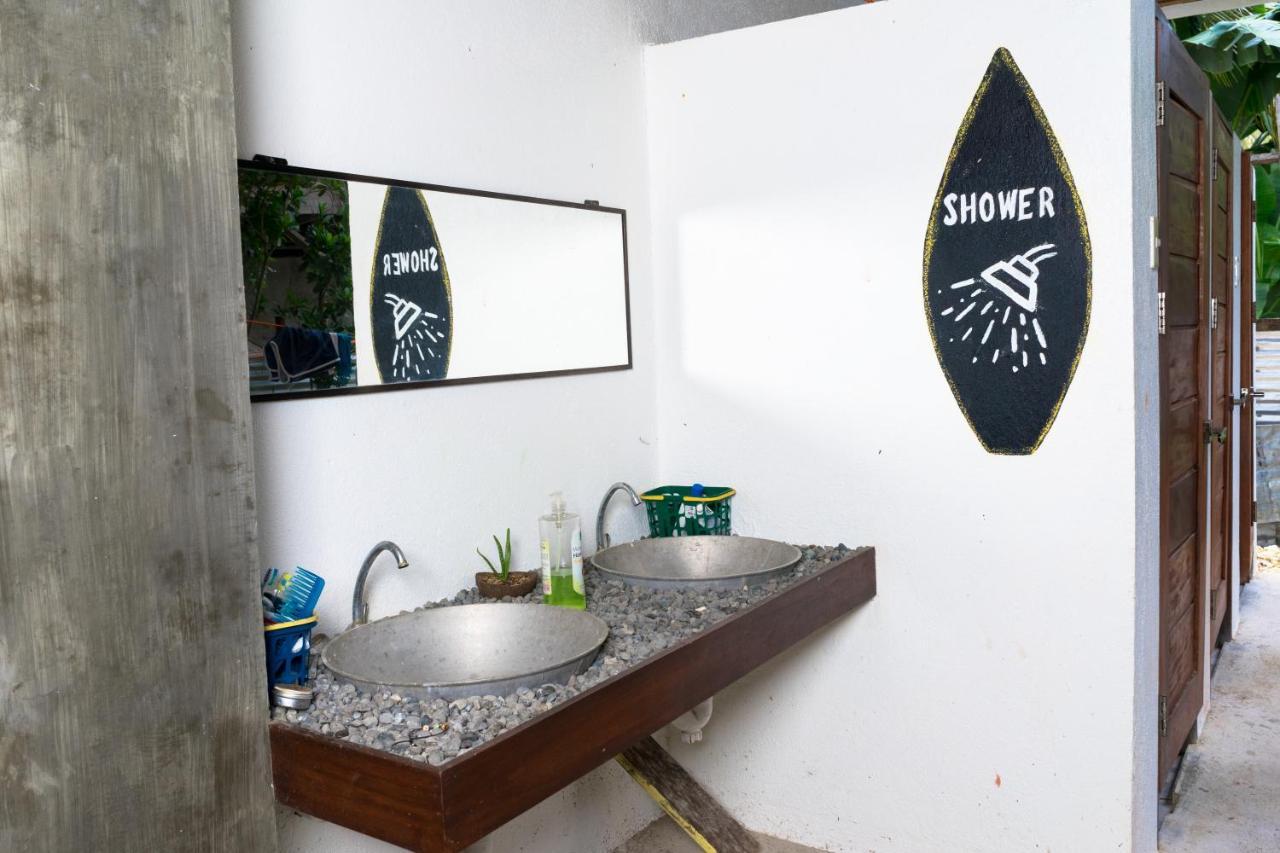 Sinag Hostel (Adults Only) جنرال لونا المظهر الخارجي الصورة
