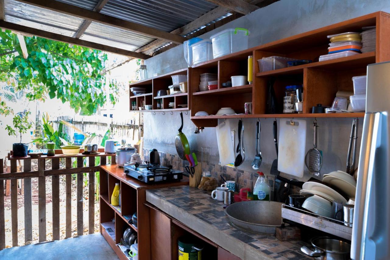 Sinag Hostel (Adults Only) جنرال لونا المظهر الخارجي الصورة