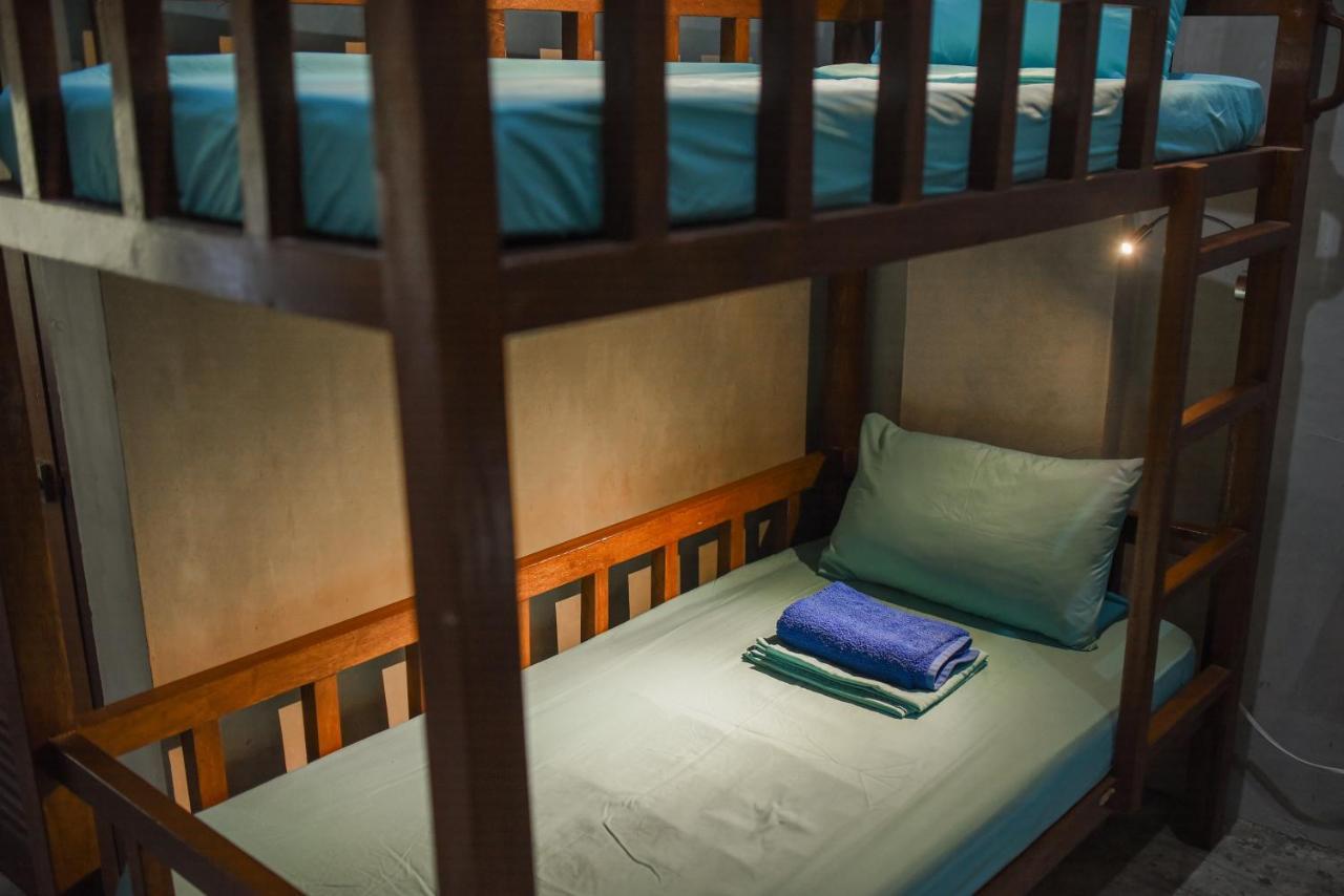 Sinag Hostel (Adults Only) جنرال لونا المظهر الخارجي الصورة